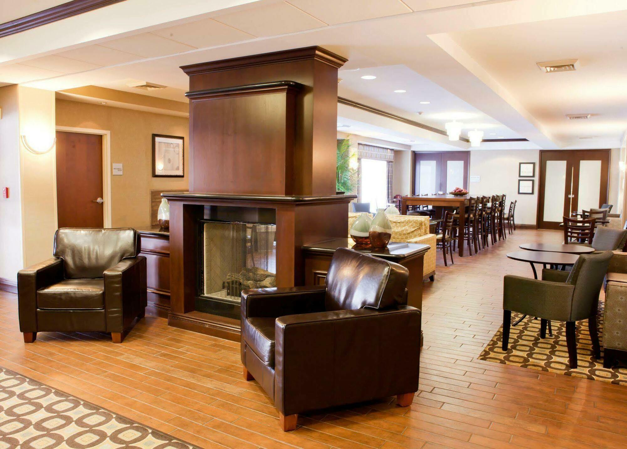 Hampton Inn North Brunswick Nj Zewnętrze zdjęcie