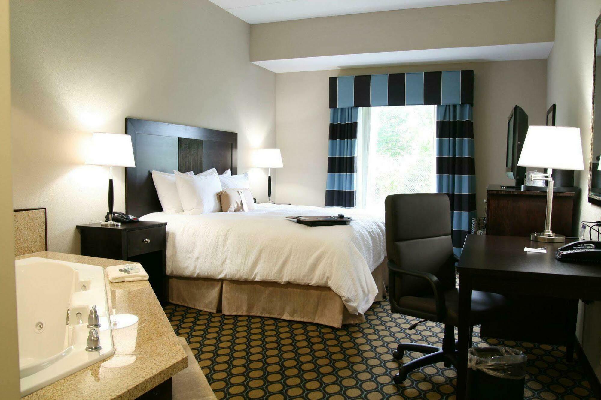Hampton Inn North Brunswick Nj Zewnętrze zdjęcie